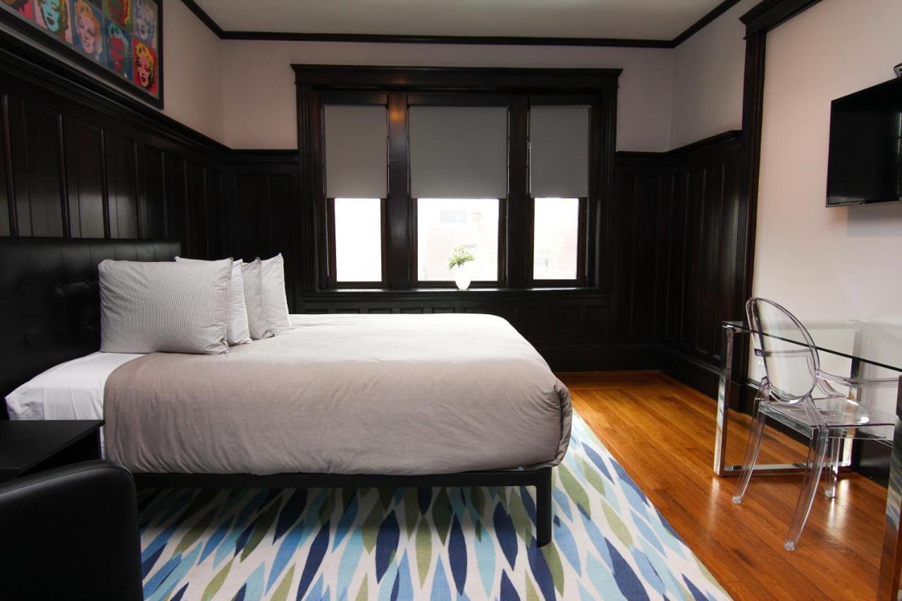 A Stylish Stay W/ A Queen Bed, Heated Floors.. #37 Brookline Exterior photo
