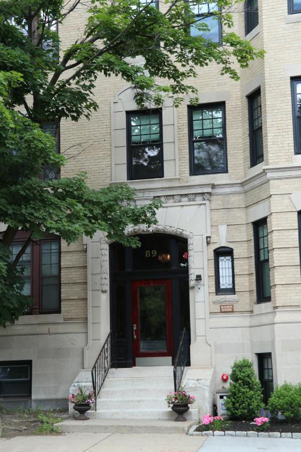 A Stylish Stay W/ A Queen Bed, Heated Floors.. #37 Brookline Exterior photo